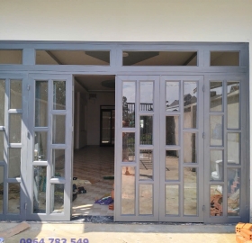 Cửa nhôm 4 cánh kính tại Củ Chi 