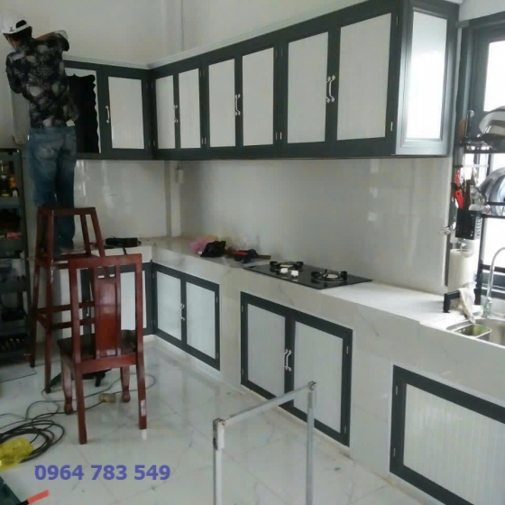Dịch vụ làm tủ bếp nhôm kính theo yêu cầu tại Quận 12